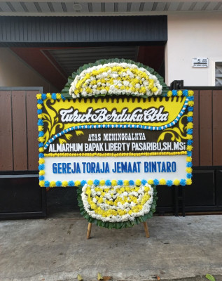 Papan Bunga Duka di Padang Sarai