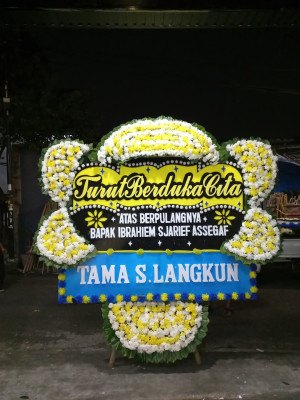 Papan Bunga Duka di Padang Sarai